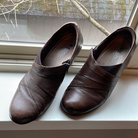 earth shoes wide width